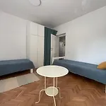 公寓 At The Burkulis' 卢布尔雅那