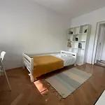 At The Burkulis' 公寓 卢布尔雅那