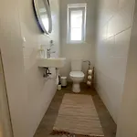 At The Burkulis' 公寓