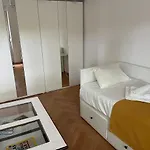 At The Burkulis' 卢布尔雅那