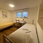 公寓 At The Burkulis' *