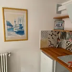 At The Burkulis' 公寓