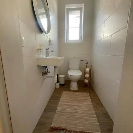 At The Burkulis' Apartamento