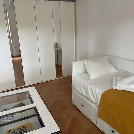 At The Burkulis' 卢布尔雅那