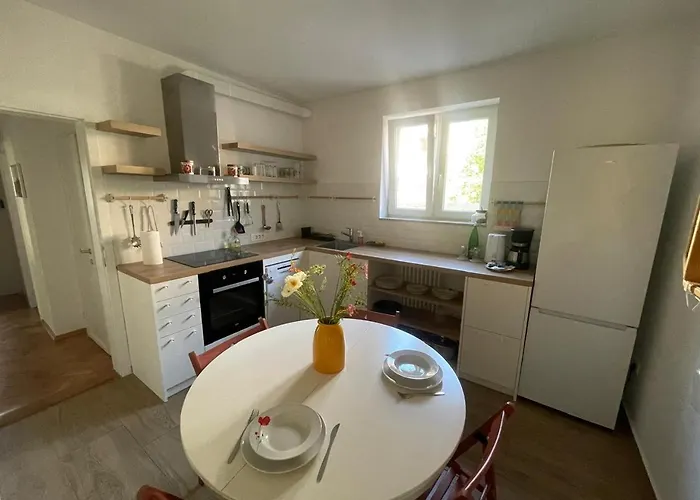 アパート At The Burkulis'