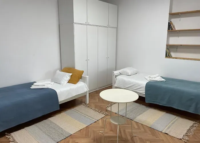 At The Burkulis' * 류블랴나