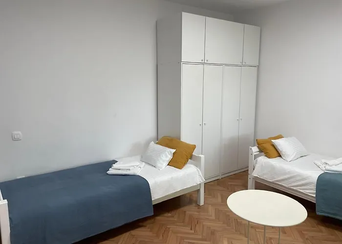 At The Burkulis' ليوبليانا