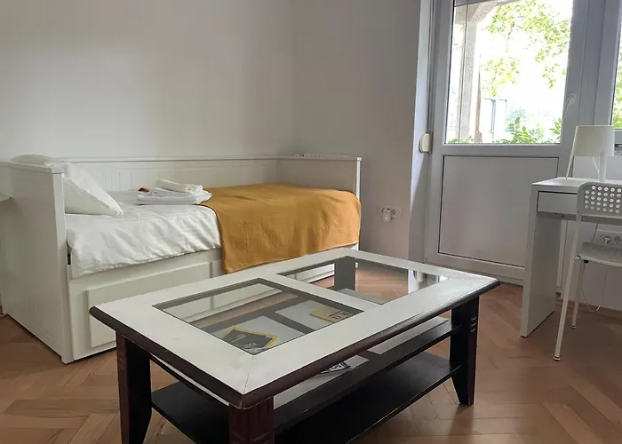 At The Burkulis' * 류블랴나