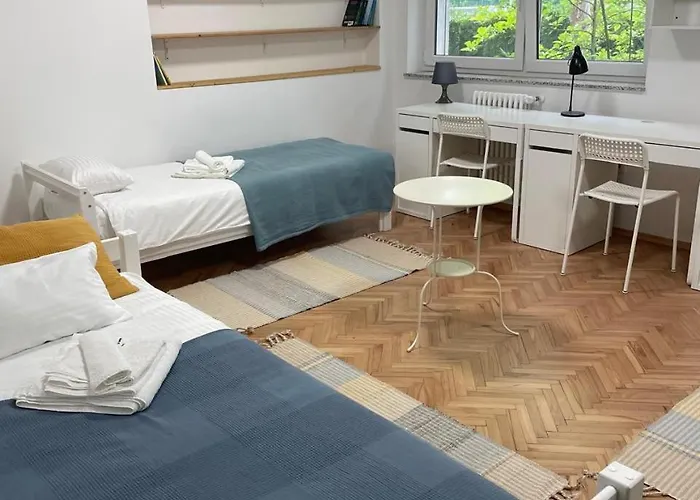 At The Burkulis' * ليوبليانا