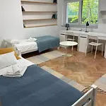 At The Burkulis' * 류블랴나